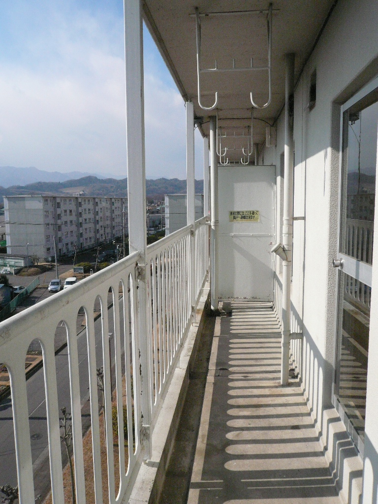 Balcony. Photo is the same type ・ It is another dwelling unit.