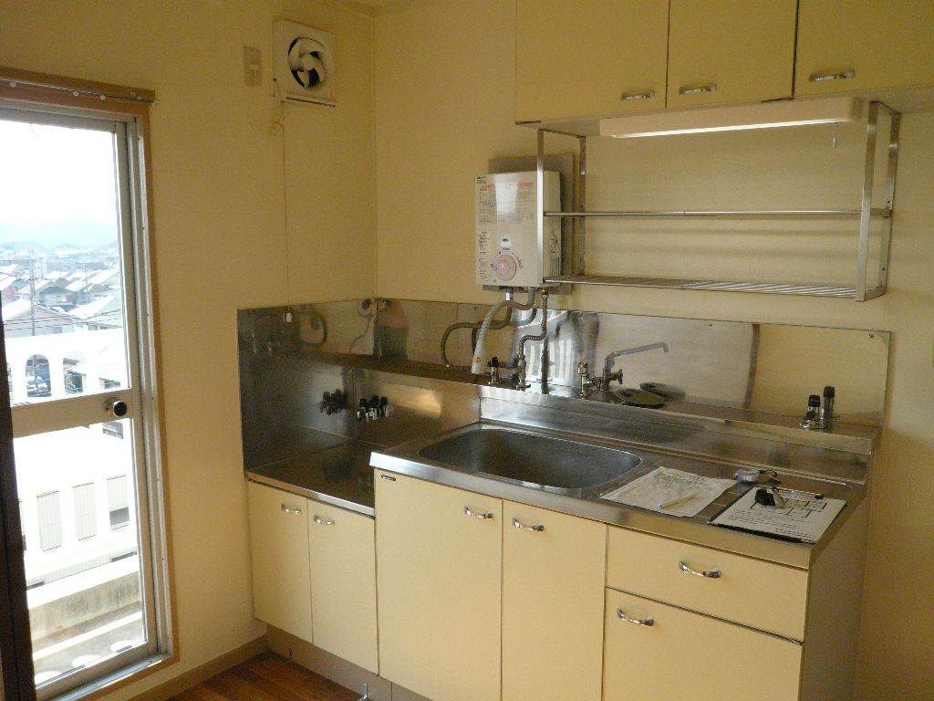 Kitchen. Photo is the same type ・ It is another dwelling unit.
