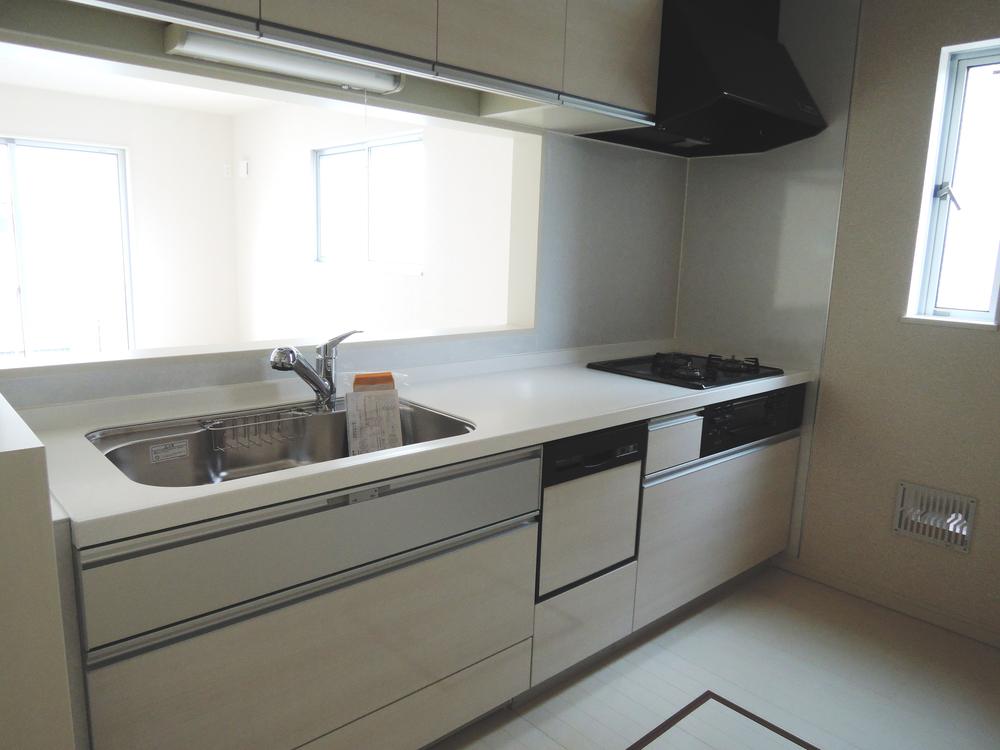 Kitchen. Local (12 May 2013) Shooting