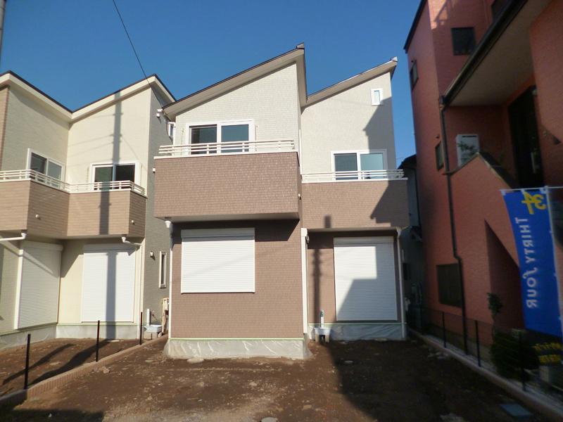 Local appearance photo. Local (11 May 2013) Shooting