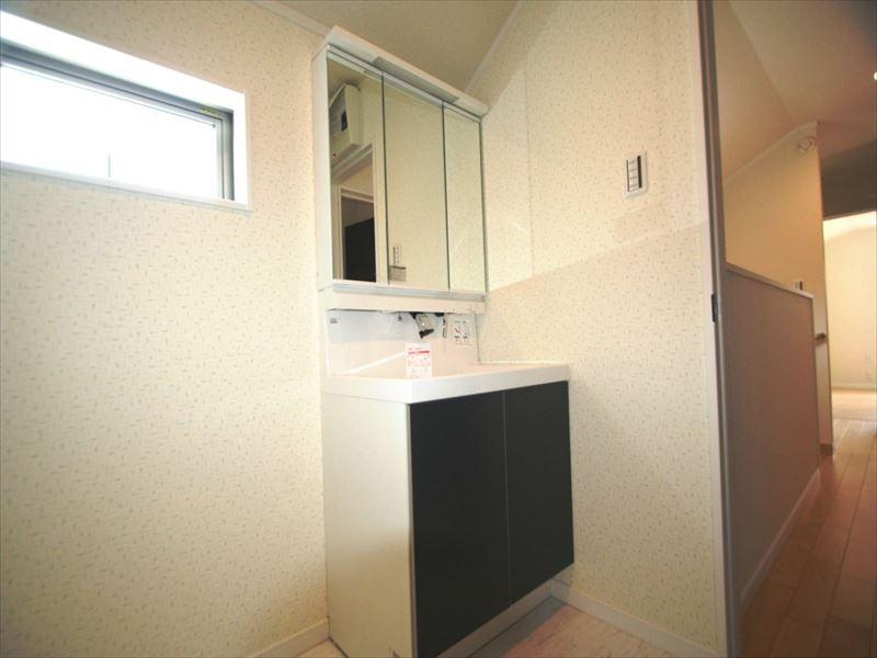 Same specifications photos (Other introspection). Same specifications photo (bathroom)