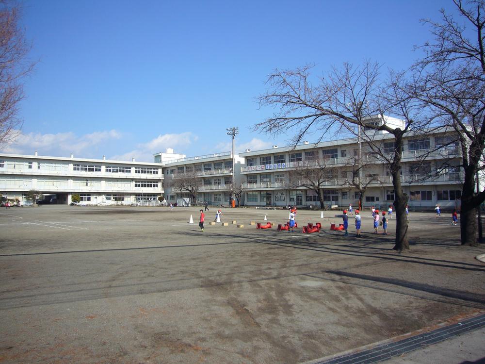 Primary school. Hikarigaoka until elementary school 750m