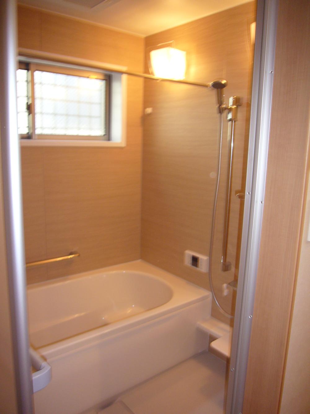 Bathroom. ◇ bathroom with a bathroom ventilation dryer ◇ November 2012 shooting