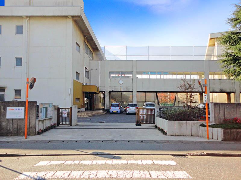 Junior high school. 1500m to the Republic of junior high school