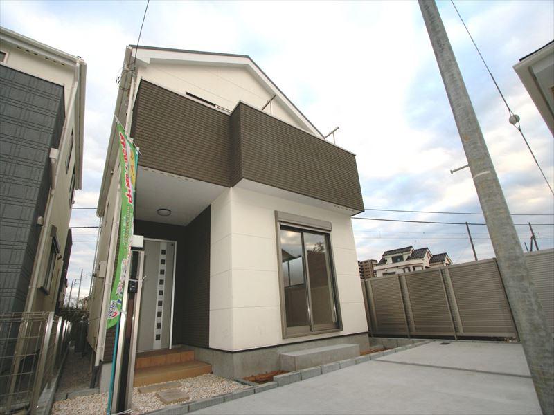 Local appearance photo. Local (12 May 2013) Shooting