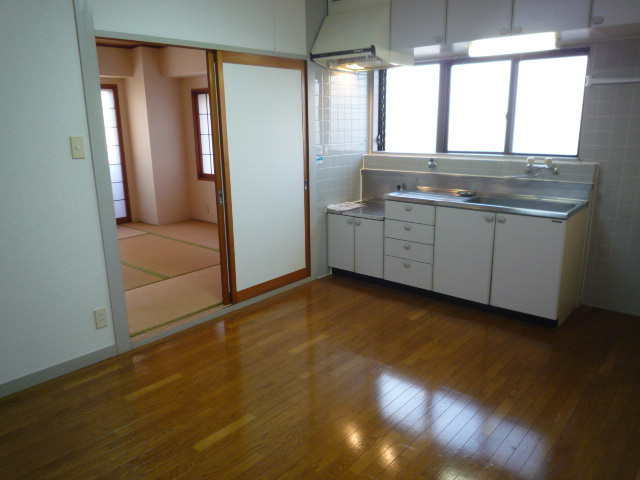 Kitchen. Kitchen the upper shelf there is one side