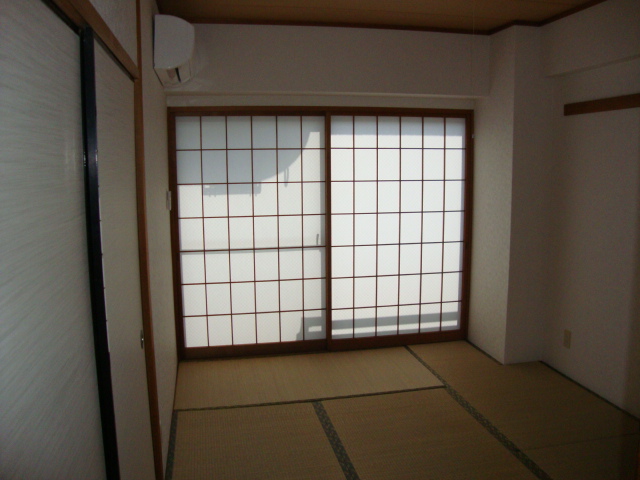 Living and room. Also there is a closet in the Japanese-style room