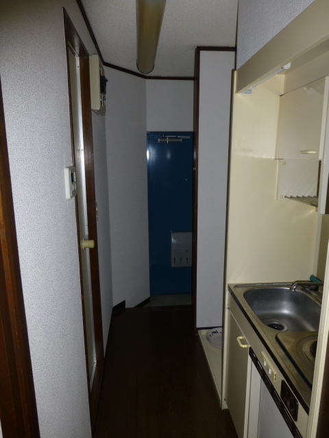 Living and room. You can start living alone feel free to because cheap money at the time of contract.