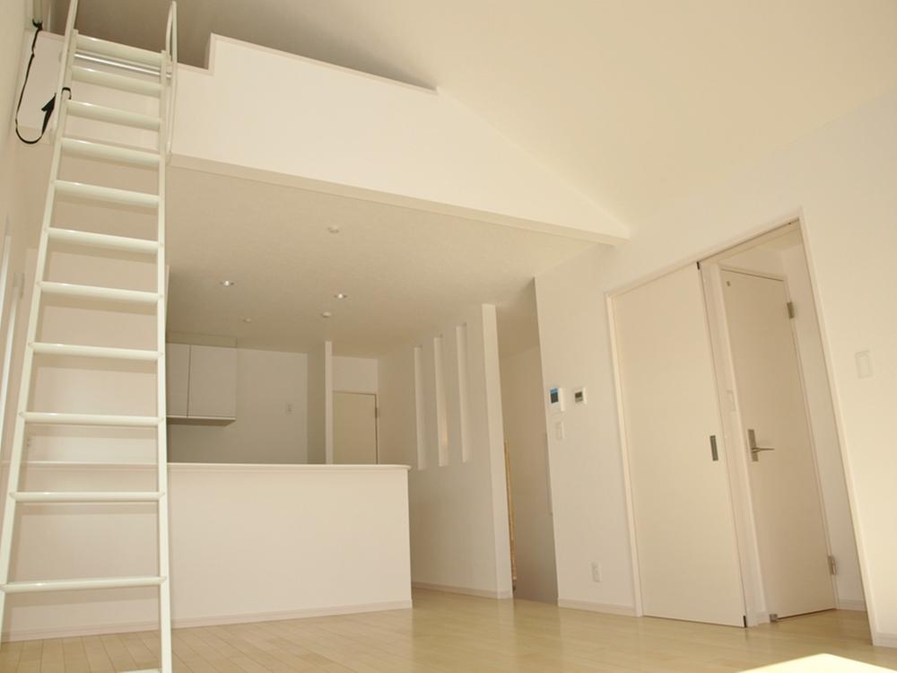 Living. 1 Building LDK Is LDK with airy loft with