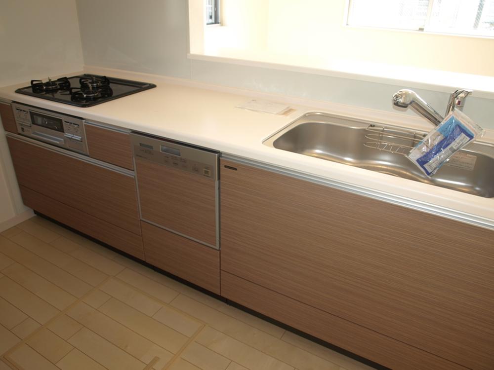 Kitchen. Building 3 System kitchen ※ Whole building is a common specification "color is different" ※