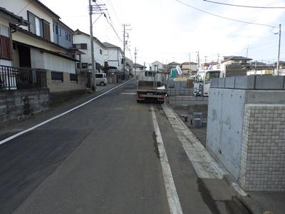 Local photos, including front road. Local (11 May 2013) Shooting 6 Building local appearance photos, including front road