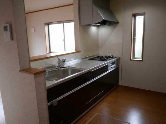 Kitchen. Stainless steel worktop ・ Glass top stove system Kitchen