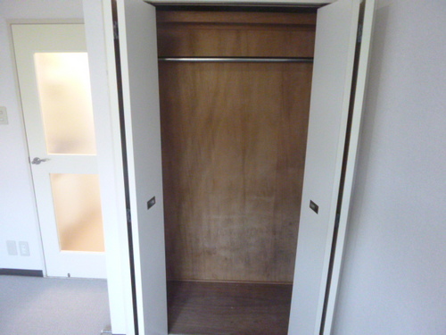 Receipt. Western-style closet