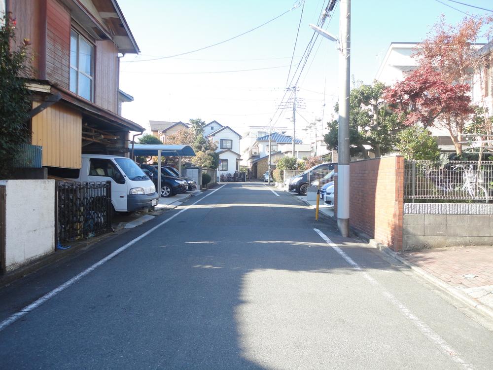 Local photos, including front road. Siemens in front 6m public roads