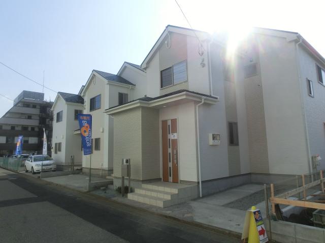 Local appearance photo. 1 Building