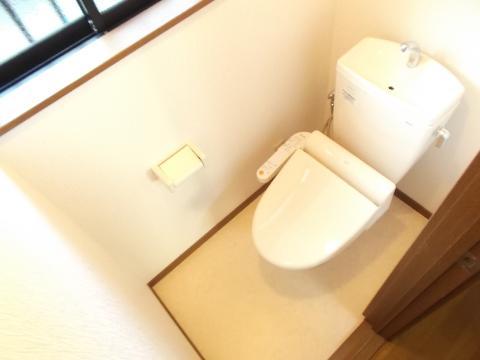 Toilet. Washlet new goods exchange, Cemented floor cushion floor, Already in place Paste Cross.