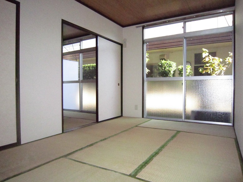 Living and room. Japanese-style room 6 quires