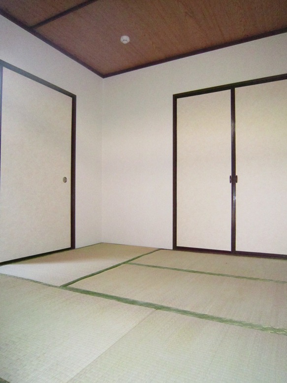 Living and room. Japanese-style room 4.5 Pledge