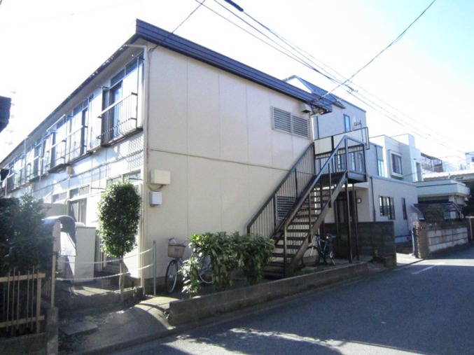 Building appearance. Sekisui House construction A quiet residential street life flights good