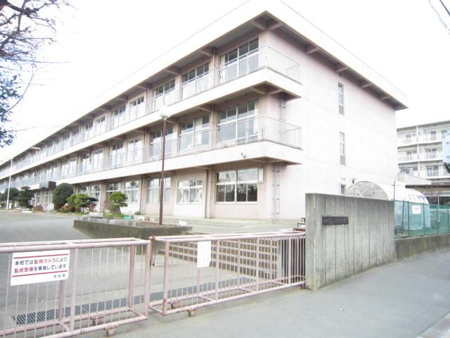 Primary school. Onokita until elementary school 440m