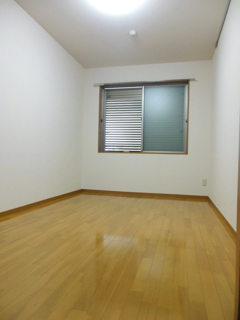 Other room space. Spread of Western-style