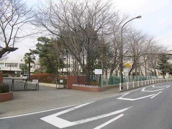 Junior high school. Onokita 850m until junior high school