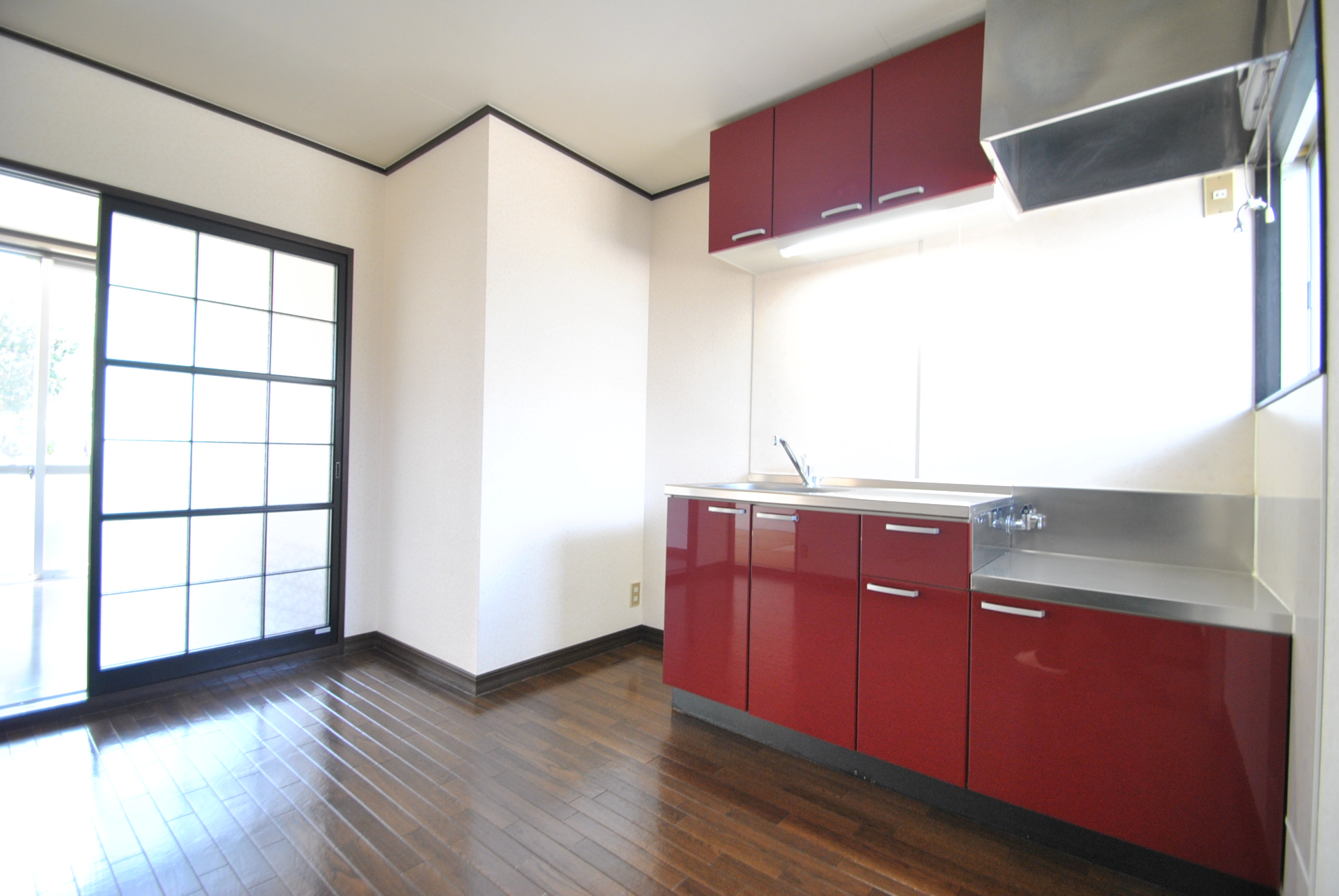 Kitchen. Two-burner gas stove installation Allowed