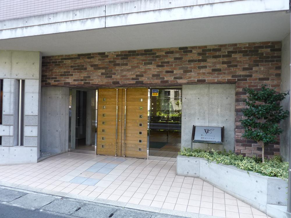 Entrance. Common areas