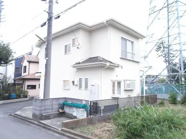 Local appearance photo. Appearance as seen from the west side. outer wall ・ Already Roof Coatings.