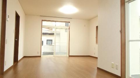 Living. Window a lot of bright living. Floor flooring Uwabari, Already in place Paste Cross.