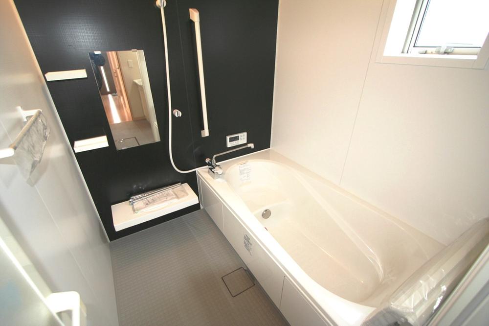 Bathroom. Local (12 May 2013) Shooting