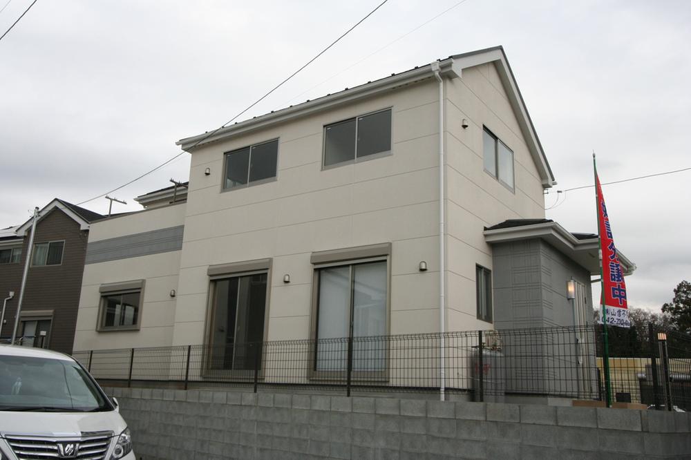 Local appearance photo. Local (12 May 2013) Shooting