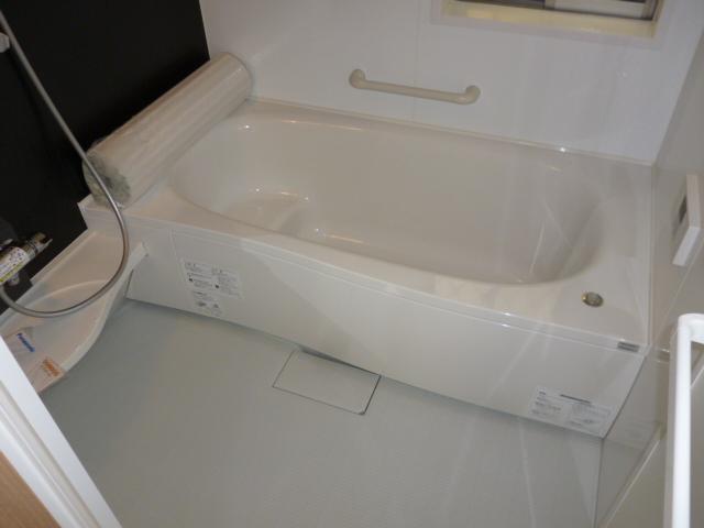 Bathroom. ( 1 Building)