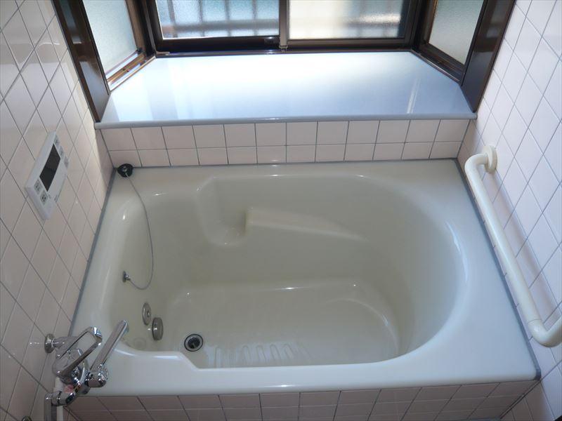 Bathroom. Local (12 May 2013) Shooting