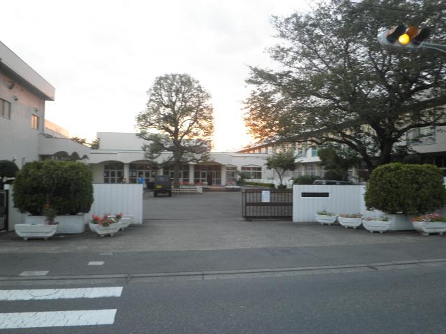 Primary school. 940m to Aoba Elementary School