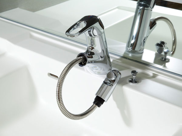 Bathing-wash room.  [Pull-out hand shower mixing faucet] Convenient water faucet, which pulled out in accordance with the application.