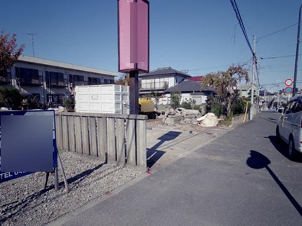 Local photos, including front road. Local (11 May 2013) Shooting