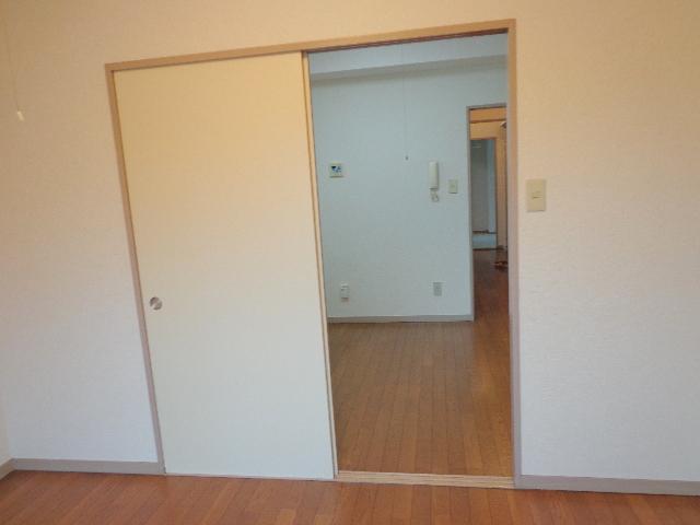 Living. You can use as LDK by removing the door.