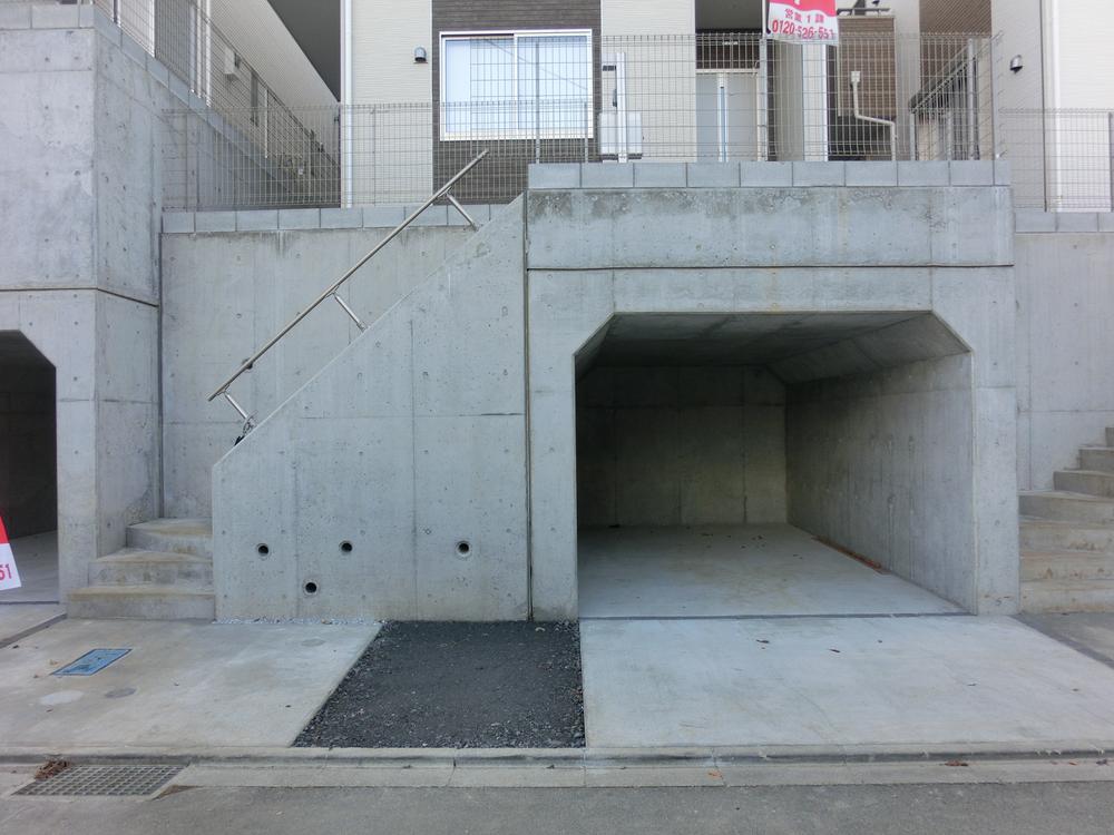 Local photos, including front road. 3 is the underground garage of the Building.