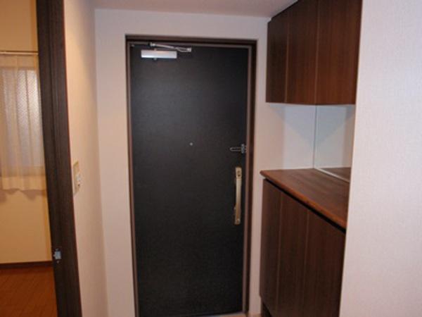 Entrance. Local (11 May 2013) Shooting