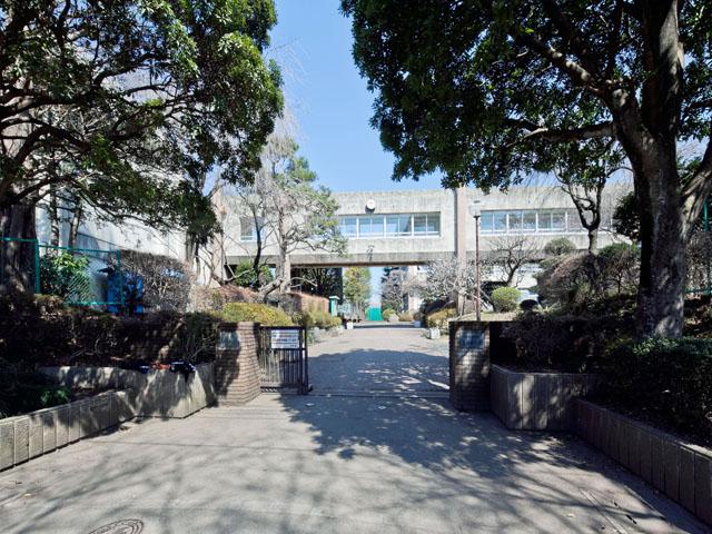 Other local. Sagamihara Municipal upper groove junior high school Distance 1400m