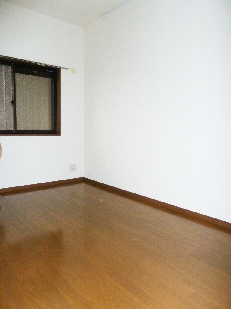 Other room space. Storeroom 5.4 tatami mats (1) The same type ・ It will be in a separate dwelling unit photos.