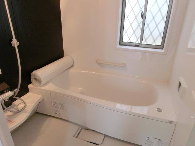 Bathroom. 1 Building