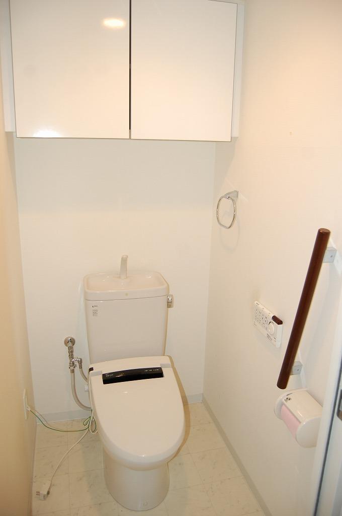 Toilet. "Indoor photo toilet"