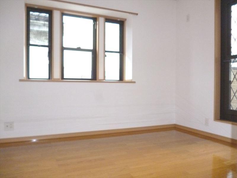 Non-living room. 2F room