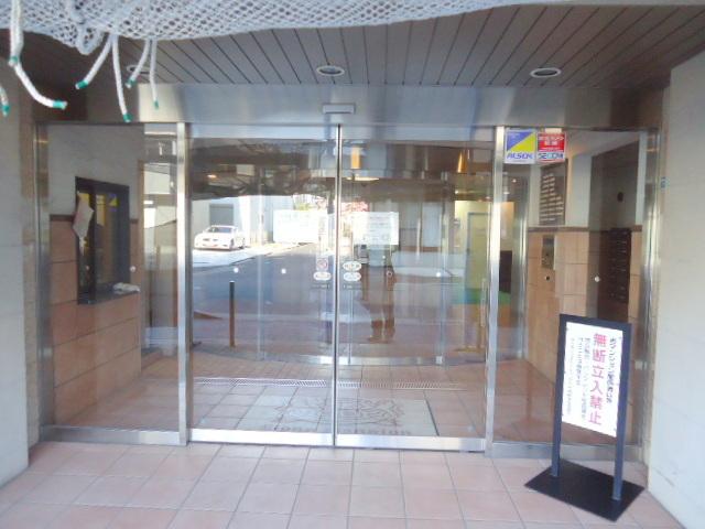 Other common areas. Beautiful entrance part.