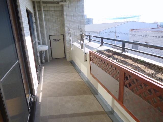 Balcony. Spacious balcony view is good ☆