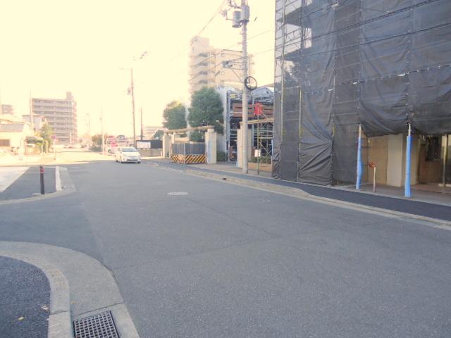 Local appearance photo. Front front road