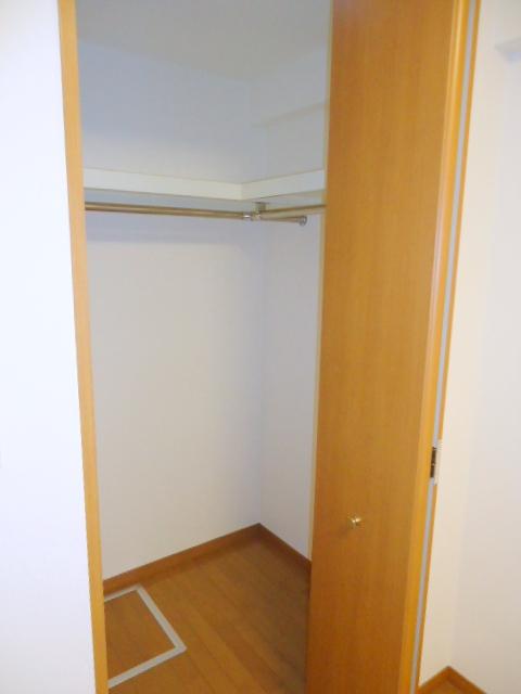 Receipt. Storage is located in each room.