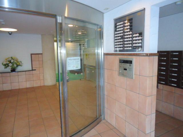 Entrance. Indoor (12 May 2013) Shooting